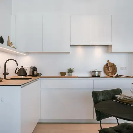 Bel Air - Luxury New-build With Spacious Terrace T14 Apartment *